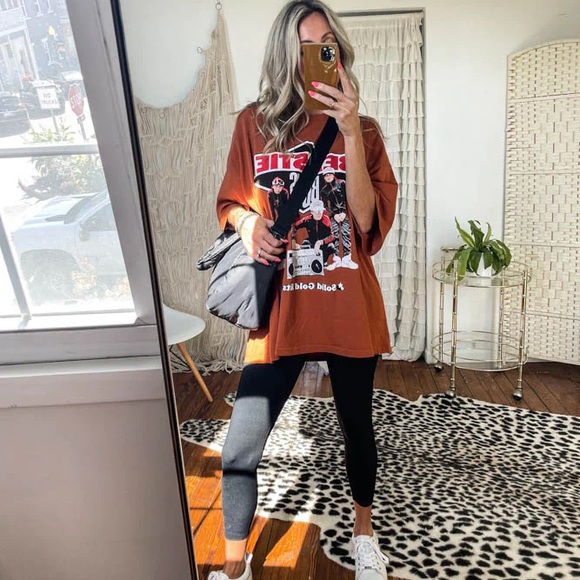 SOLD Daydreamer LA Beastie Boys Solid Gold Hits One Size Tee NWT - Picture 7 of 7